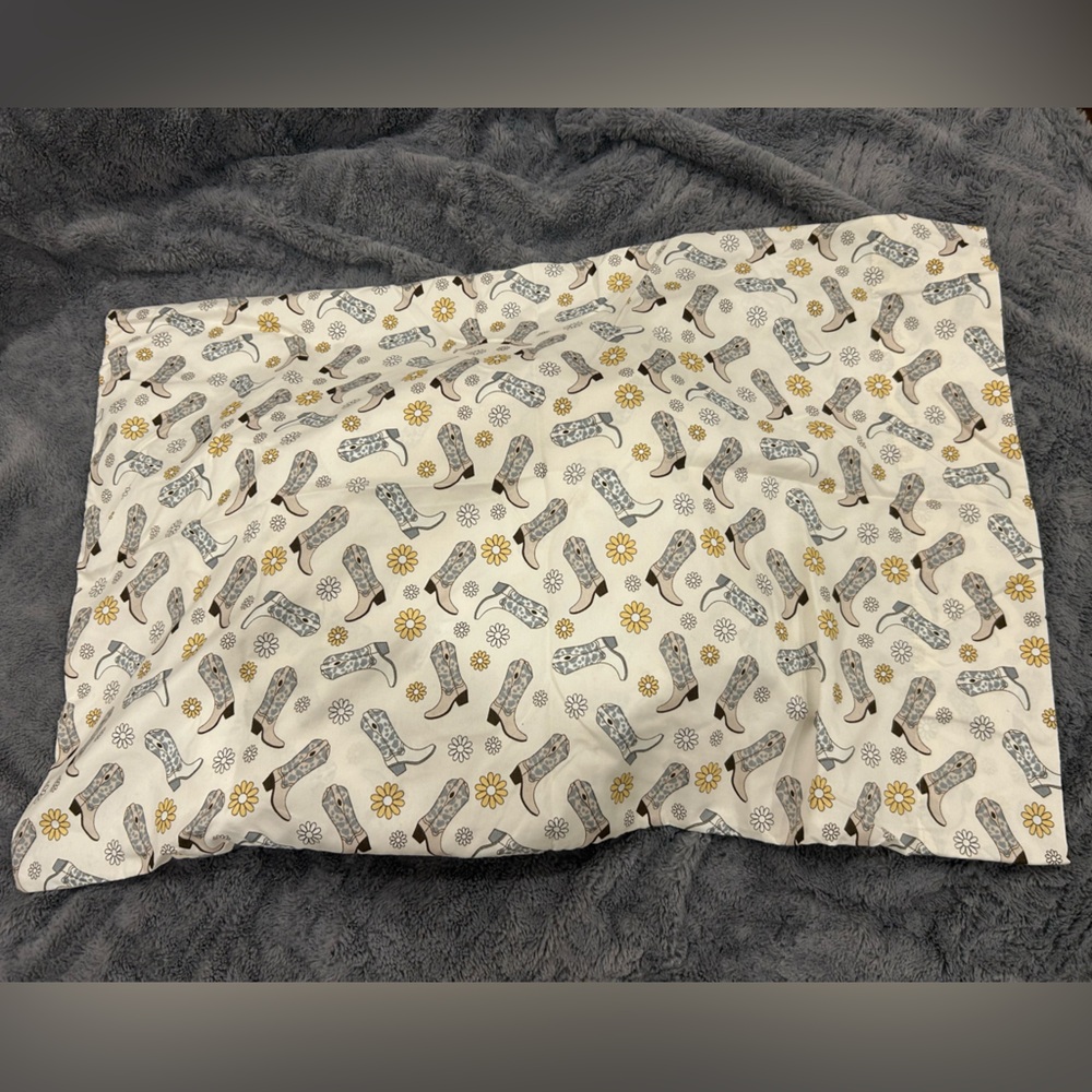 🤠 Cowboy Boot & Daisy Print Sheet Set | Full/Queen Size | 4-Piece Bedding Set - Picture 2 of 2